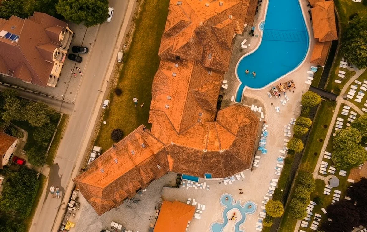 Bazeni i okruženje u Banji Vrujci