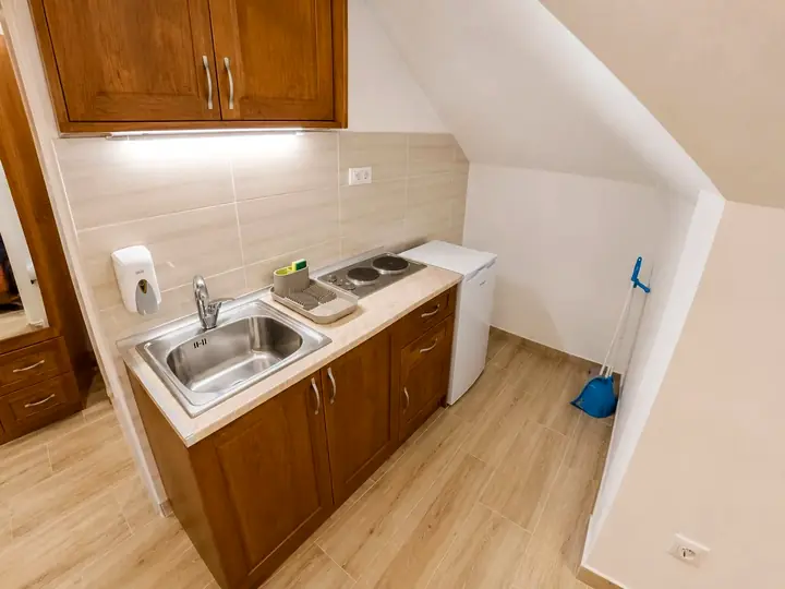 Kuhinjski blok u apartmanu 23