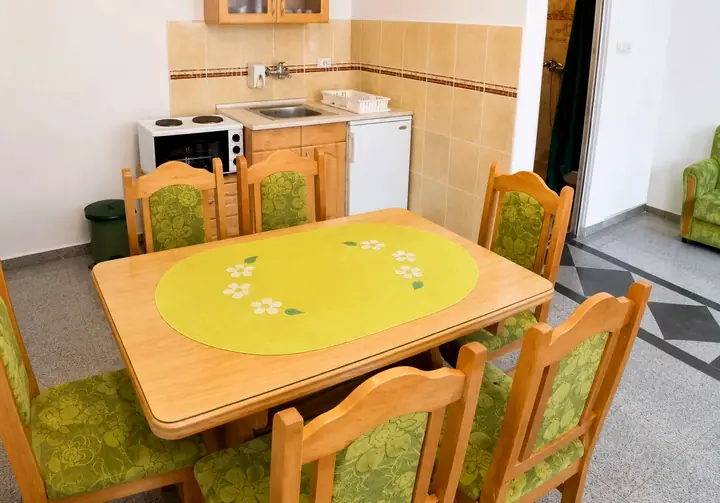 Apartman 12 - kuhinjski deo